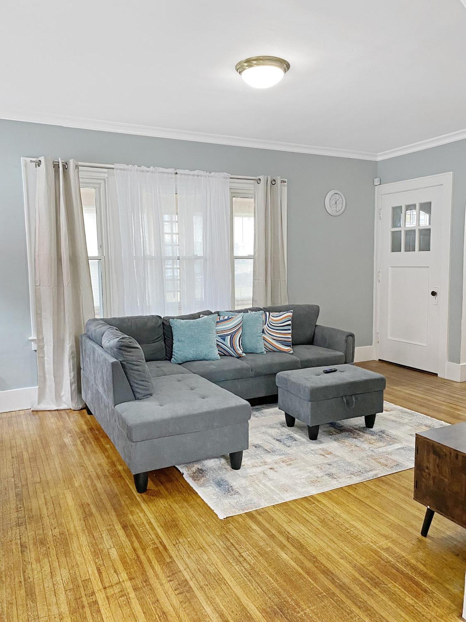 Lux 3Br, Steps From Airport, U Of R & Grocery Stores Рочестер Екстер'єр фото